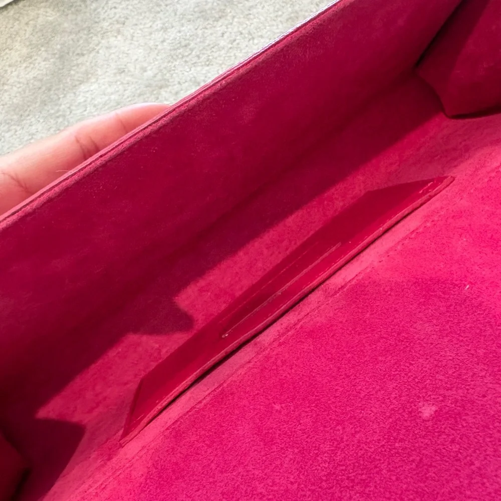 Saint Laurent / YSL Fuchsia/pink Patent Leather clutch - Picture 5 of 10